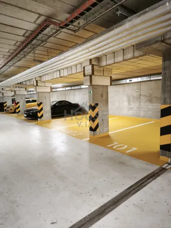 Pronájem garáže, Praha - Strašnice, Na palouku, 12 m2