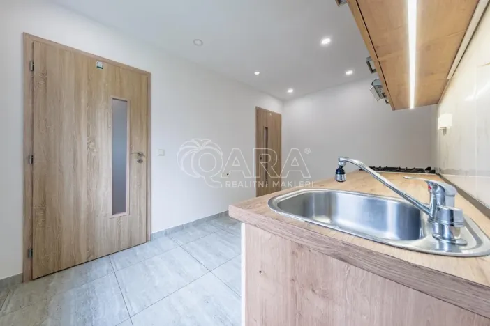 Prodej bytu 3+1, Praha - Satalice, U obory, 78 m2