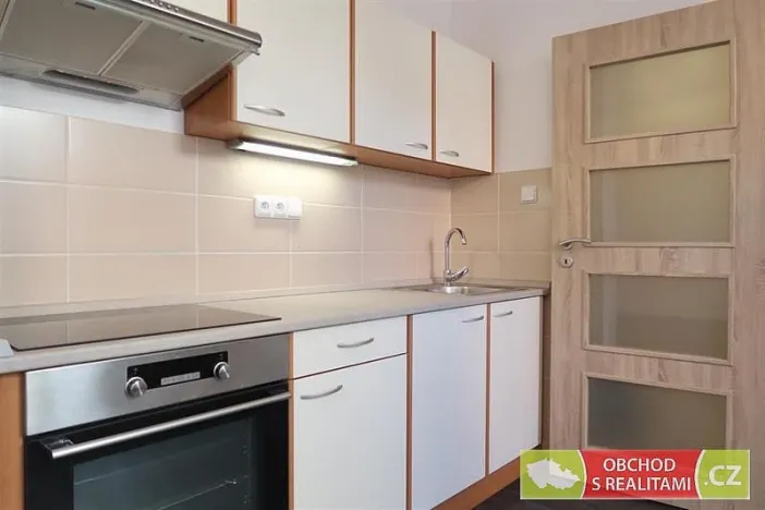 Pronájem bytu 1+kk, Praha - Karlín, Sokolovská, 37 m2