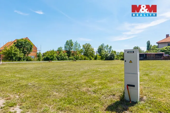 Prodej pozemku pro bydlení, Dvory - Veleliby, 619 m2