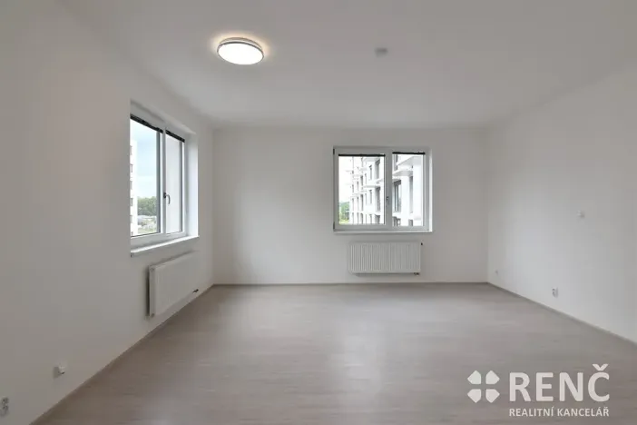 Pronájem bytu 1+kk, Brno, Reissigova, 42 m2