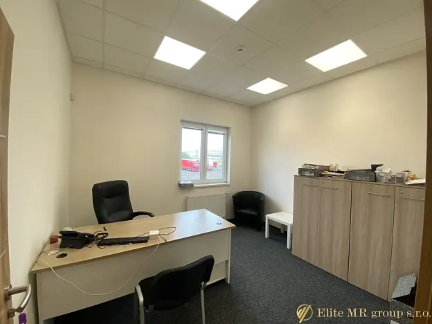 Pronájem kanceláře, Nymburk, Za Žoskou, 14 m2
