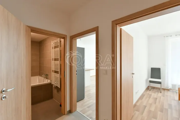 Pronájem bytu 2+kk, Praha - Uhříněves, Oty Bubeníčka, 47 m2