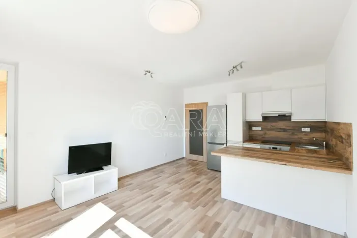 Pronájem bytu 2+kk, Praha - Uhříněves, Oty Bubeníčka, 47 m2