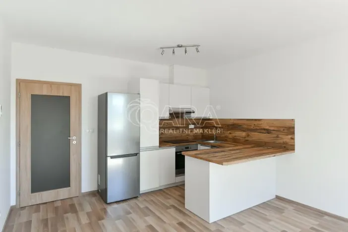 Pronájem bytu 2+kk, Praha - Uhříněves, Oty Bubeníčka, 47 m2