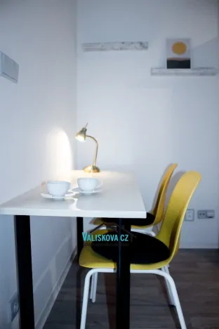 Pronájem bytu 1+kk, Kroměříž, Stoličkova, 28 m2