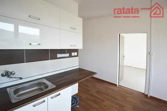 Pronájem bytu 1+1, Klášterec nad Ohří, Královéhradecká, 35 m2
