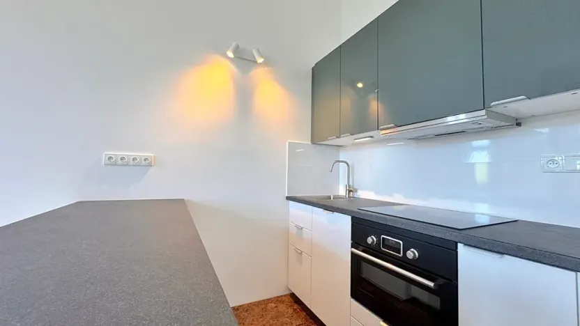 Pronájem bytu 2+kk, Brno, náměstí 28. října, 73 m2