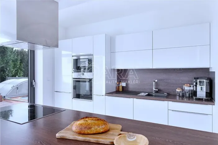 Prodej rodinného domu, Velké Popovice, U Školky, 190 m2