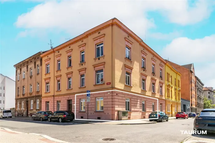 Pronájem kanceláře, Plzeň - Jižní Předměstí, Harantova, 105 m2