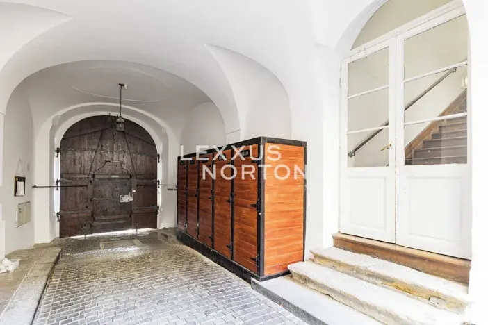 Pronájem bytu 3+1, Praha - Malá Strana, Sněmovní, 85 m2