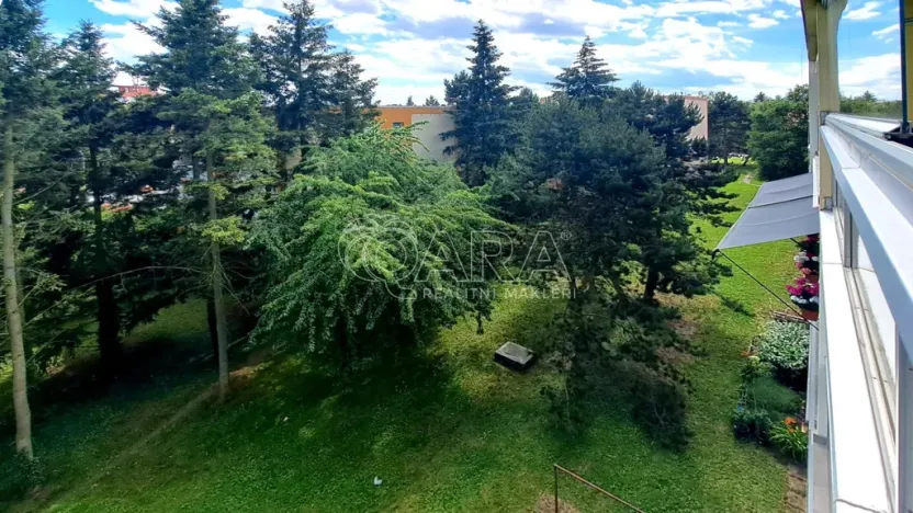 Pronájem bytu 3+1, Praha - Kobylisy, Pohnertova, 70 m2