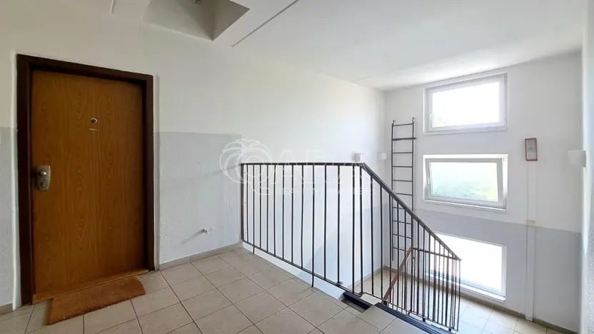 Pronájem bytu 3+1, Praha - Kobylisy, Pohnertova, 70 m2