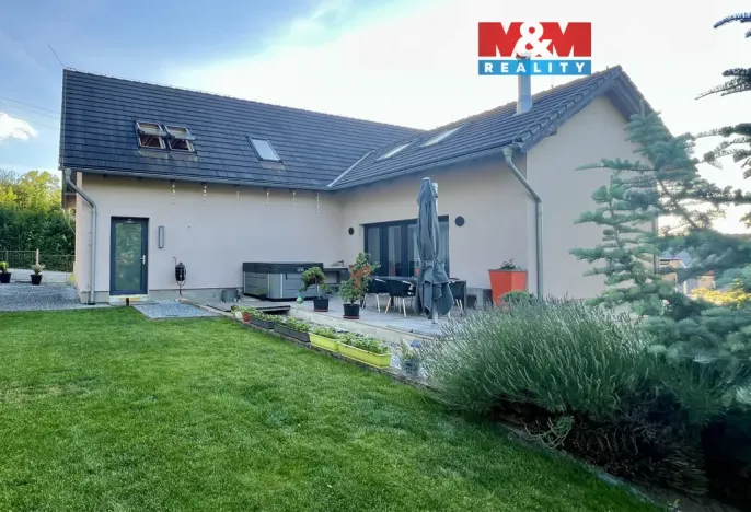 Prodej rodinného domu, Knovíz, 214 m2