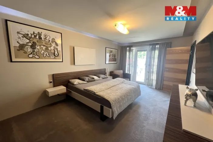 Prodej rodinného domu, Knovíz, 214 m2