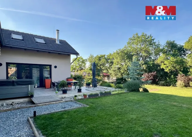 Prodej rodinného domu, Knovíz, 214 m2