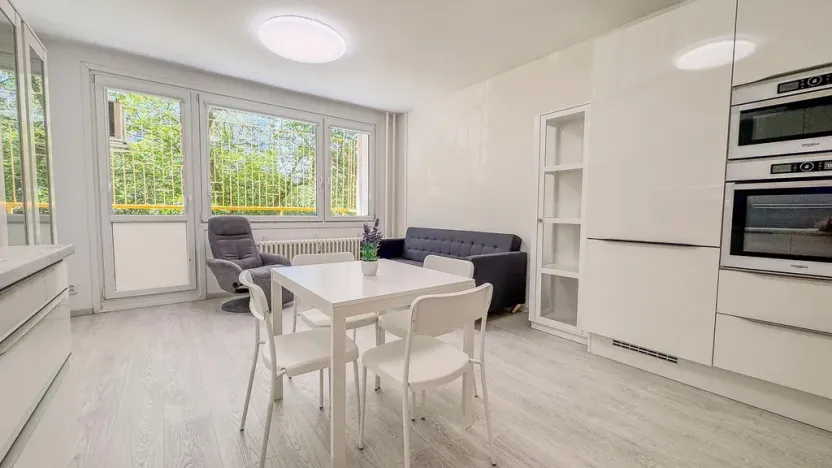 Pronájem bytu 2+kk, Praha - Hlubočepy, Gabinova, 47 m2
