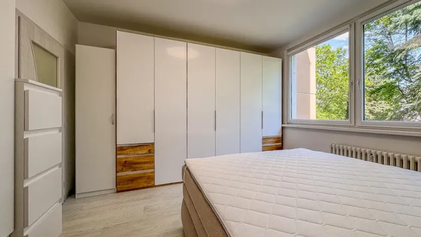 Pronájem bytu 2+kk, Praha - Hlubočepy, Gabinova, 47 m2