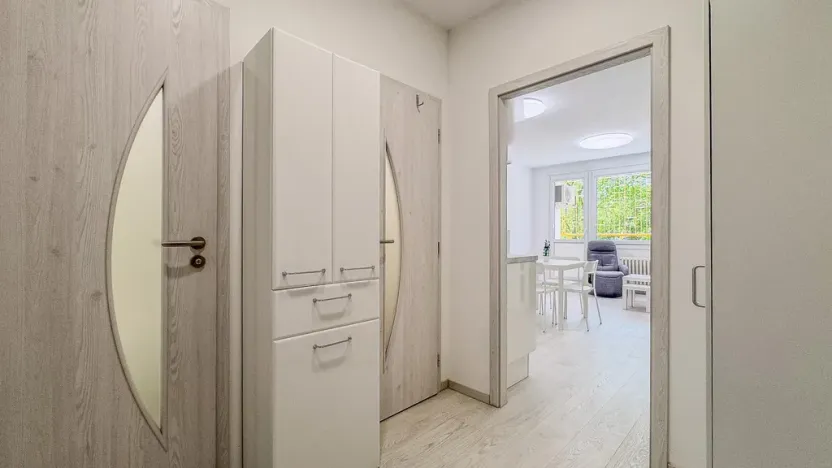 Pronájem bytu 2+kk, Praha - Hlubočepy, Gabinova, 47 m2