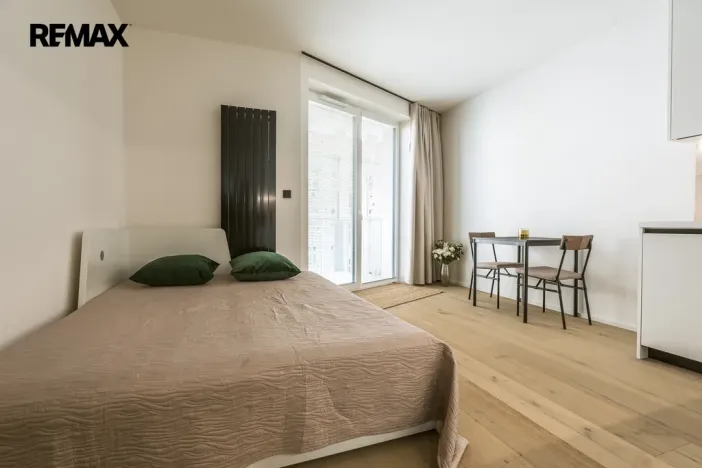 Pronájem bytu 1+kk, Praha - Vršovice, Krymská, 26 m2