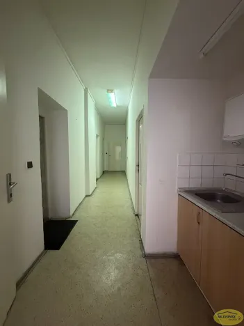 Pronájem kanceláře, Kroměříž, Vejvanovského, 17 m2