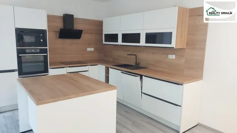 Pronájem bytu 3+kk, Cheb, Břehnická, 90 m2