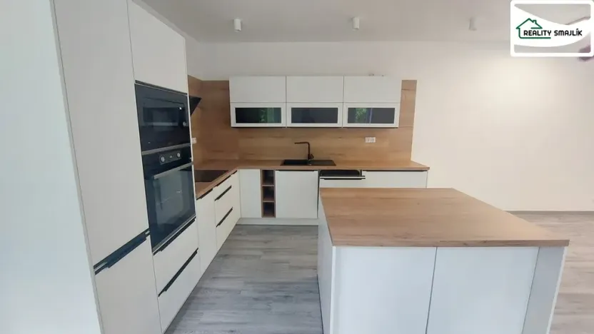 Pronájem bytu 3+kk, Cheb, Břehnická, 90 m2