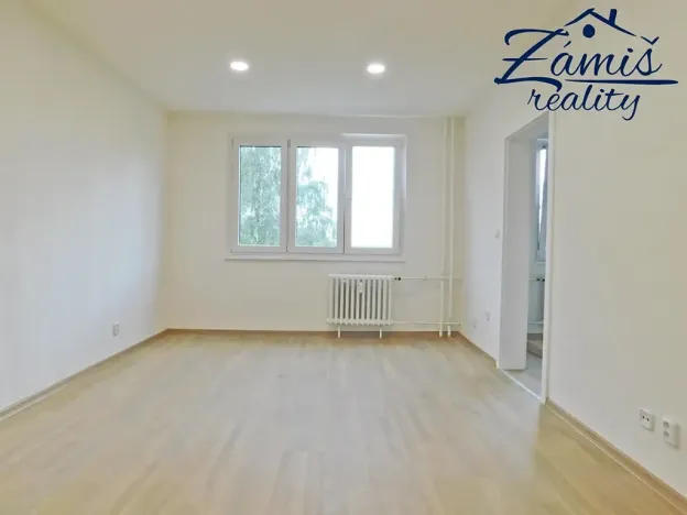 Pronájem bytu 2+1, Kladno, Litevská, 62 m2