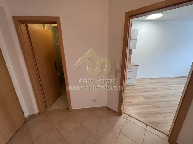 Pronájem bytu 2+kk, Plzeň, Plzenecká, 42 m2