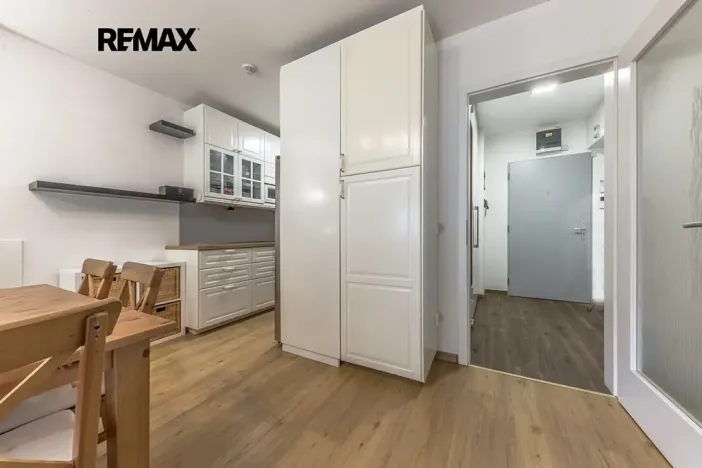 Prodej bytu 2+kk, Praha - Modřany, K Vystrkovu, 62 m2
