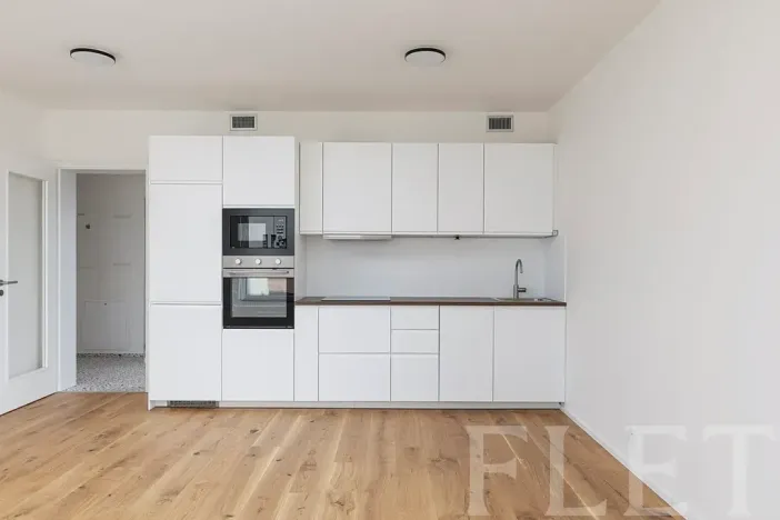 Pronájem bytu 1+kk, Praha - Radlice, U Komína, 39 m2
