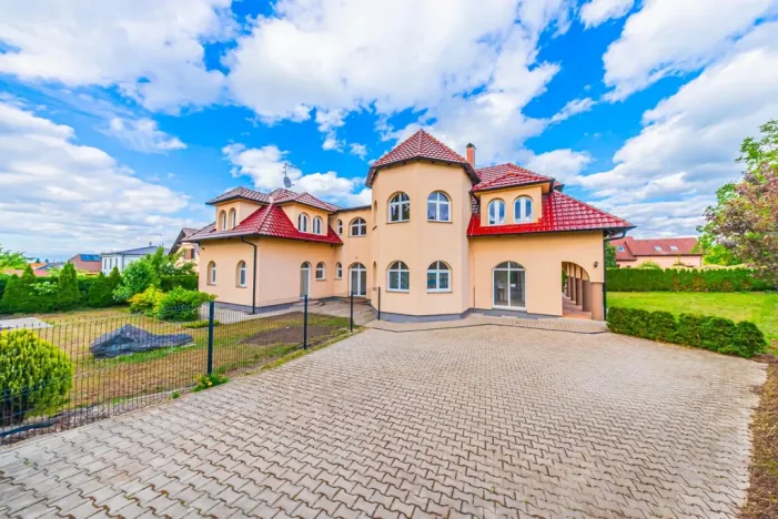 Prodej bytu 3+1, Buštěhrad, Topolová, 107 m2