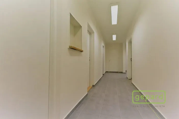 Pronájem obchodního prostoru, Praha - Černý Most, Kpt. Stránského, 22 m2