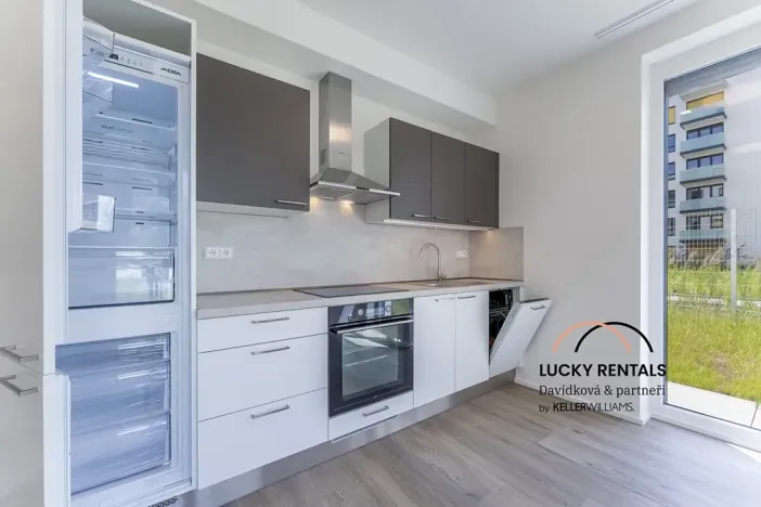 Pronájem bytu 2+kk, Praha - Vysočany, Pod Harfou, 38 m2