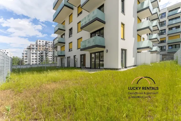 Pronájem bytu 2+kk, Praha - Vysočany, Pod Harfou, 38 m2