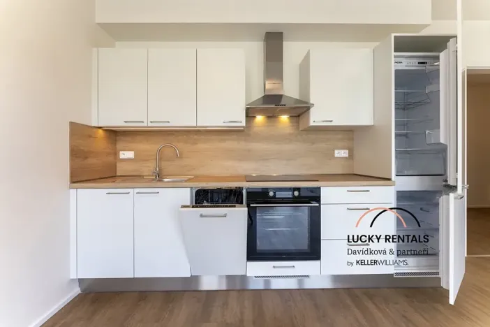 Pronájem bytu 2+kk, Praha - Vysočany, Pod Harfou, 44 m2