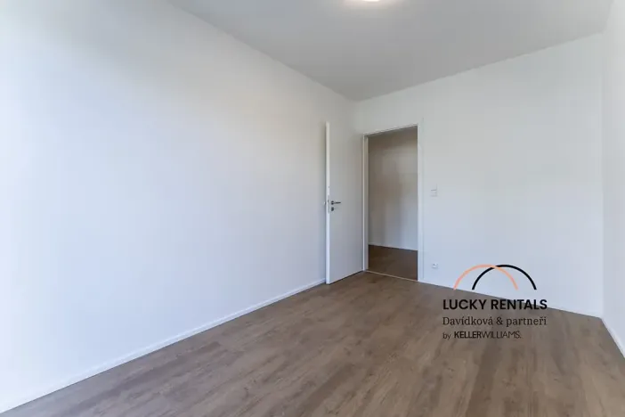Pronájem bytu 2+kk, Praha - Vysočany, Pod Harfou, 44 m2