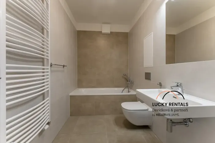 Pronájem bytu 2+kk, Praha - Vysočany, Pod Harfou, 44 m2