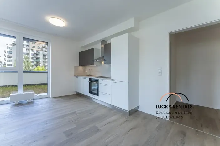 Pronájem bytu 2+kk, Praha - Vysočany, Pod Harfou, 42 m2