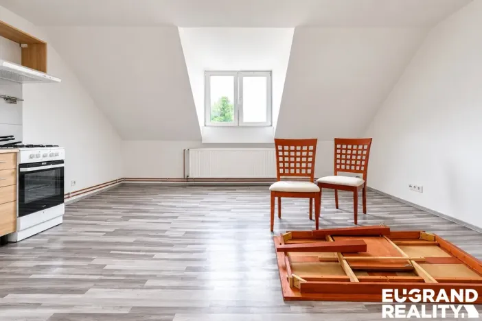 Prodej ubytování, Šluknov, nám. Míru, 330 m2