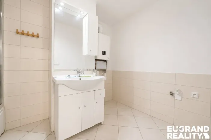 Prodej ubytování, Šluknov, nám. Míru, 330 m2
