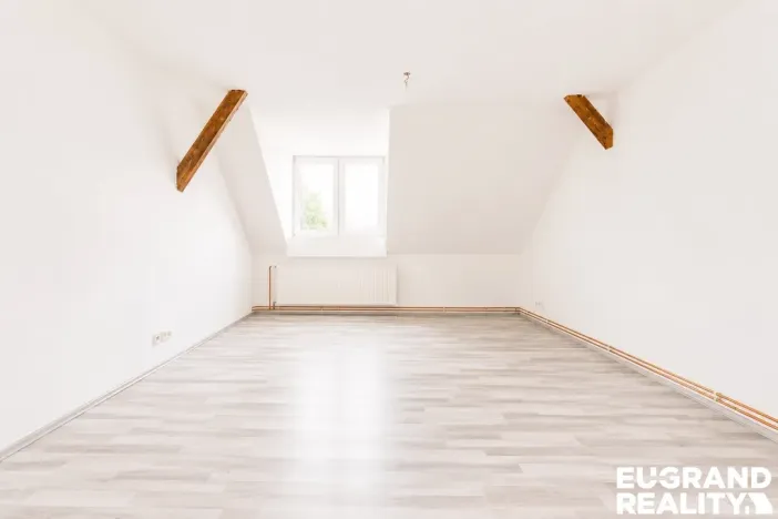 Prodej ubytování, Šluknov, nám. Míru, 330 m2