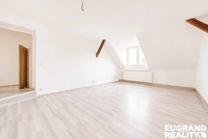 Prodej ubytování, Šluknov, nám. Míru, 330 m2