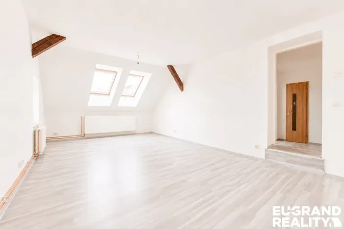 Prodej ubytování, Šluknov, nám. Míru, 330 m2