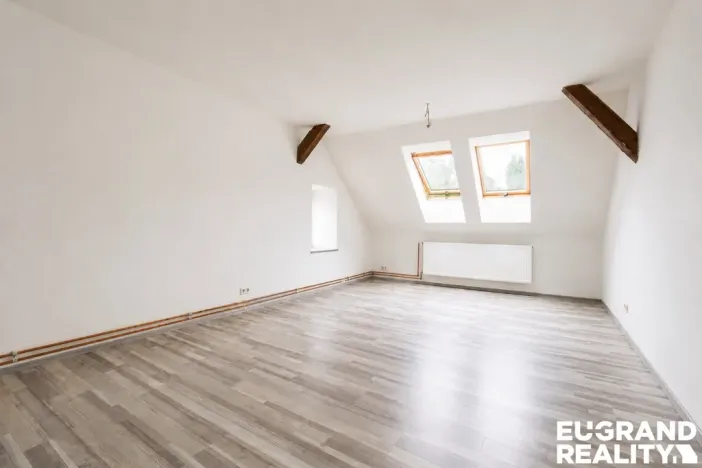 Prodej ubytování, Šluknov, nám. Míru, 330 m2