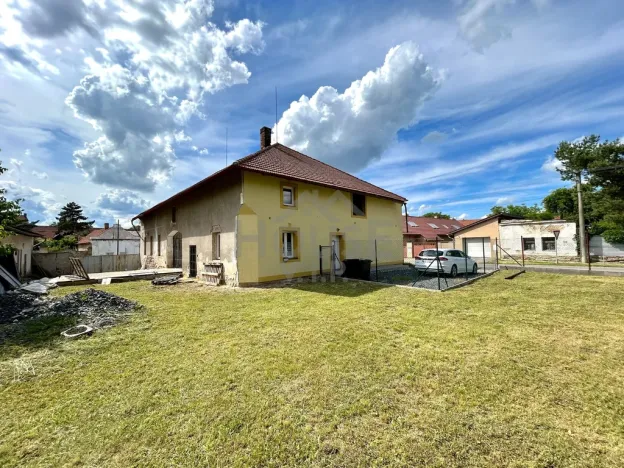 Prodej komerčního pozemku, Hořany, 563 m2