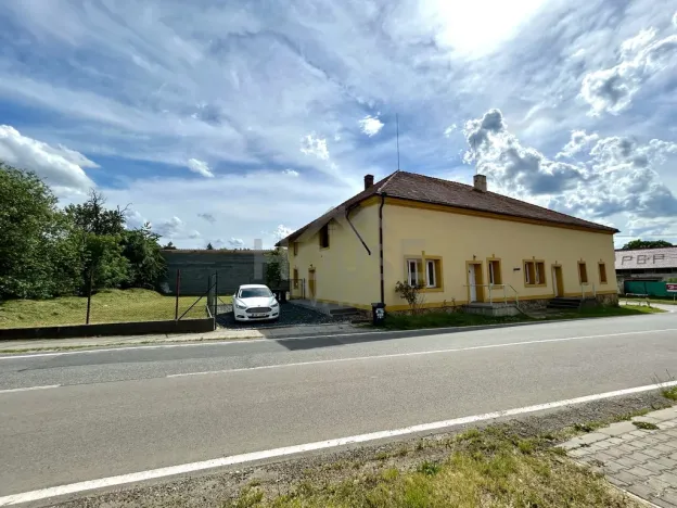 Prodej komerčního pozemku, Hořany, 563 m2
