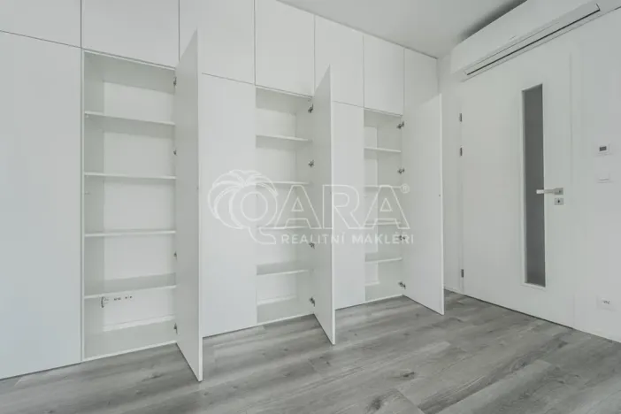 Pronájem kanceláře, Praha - Stodůlky, Za Lužinami, 96 m2