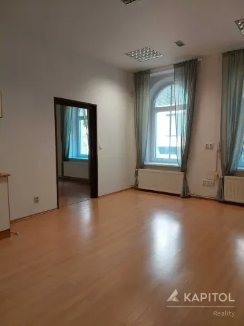 Pronájem kanceláře, Plzeň, Slovanská, 67 m2