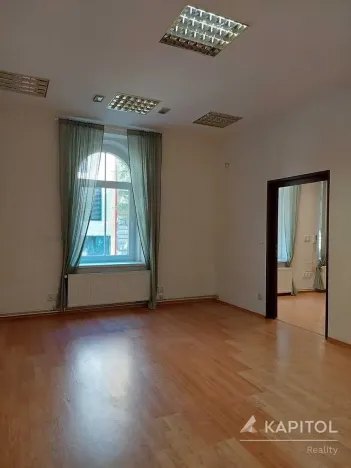 Pronájem kanceláře, Plzeň, Slovanská, 67 m2